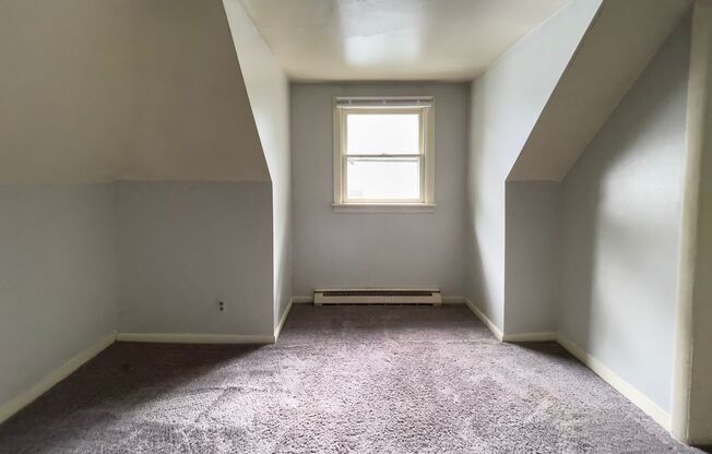 2 beds, 1 bath, 1,454 sqft, $795, Unit 817