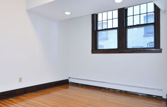 1 bed, 1 bath, 410 sqft, $945, Unit 7 - B