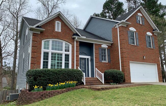 5 Bed | 3.5 Bath House with Finished Basement and Fenced Yard