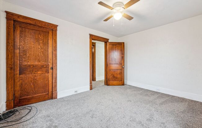 3 beds, 1 bath, $1,099