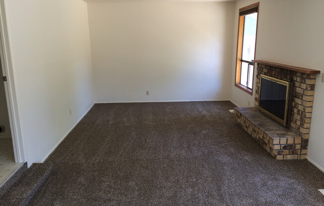 3bed 2 bath House For Rent!