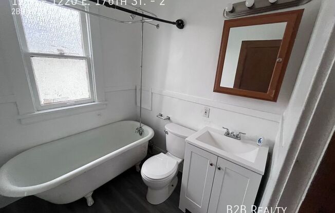 1218 1220 E 176 ST