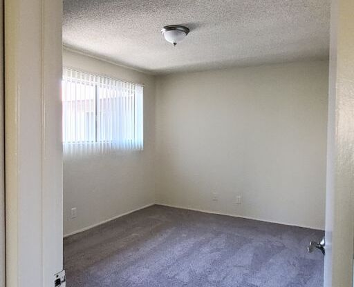 2 beds, 1 bath, 780 sqft, $2,200, Unit 35