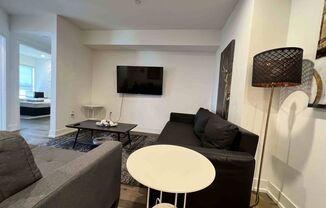 4 beds, 3 baths, 1,400 sqft, $1,550, Unit 206 - Deluxe Room - 1