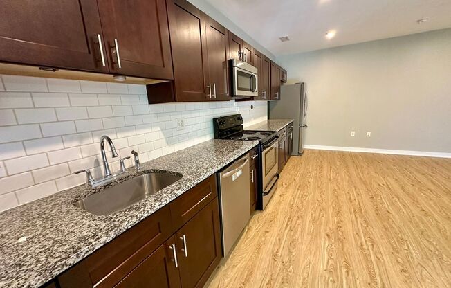 2 beds, 2 baths, 900 sqft, $2,050, Unit 3D