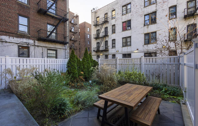26 E 19 ST
