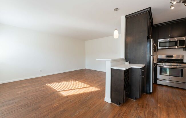 1 bed, 1 bath, $1,995, Unit 4379