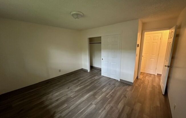 2 beds, 1 bath, 700 sqft, $1,475, Unit 8