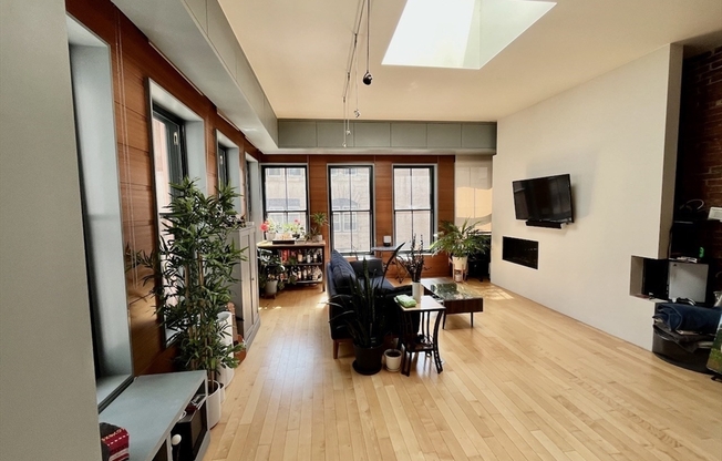 8 LAGRANGE
