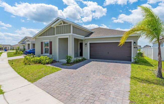 4 beds, 2 baths, $2,600, Unit Knightsbridge