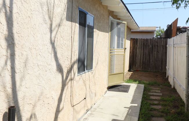 Single level duplex 2 br 1 ba in Chula Vista CA