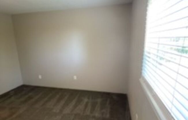 2 beds, 2 baths, 856 sqft, $869, Unit 2827-1806