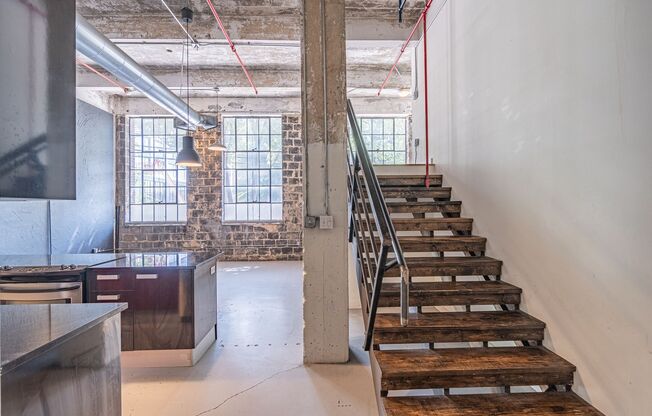 1 bed, 1 bath, $2,200, Unit #16