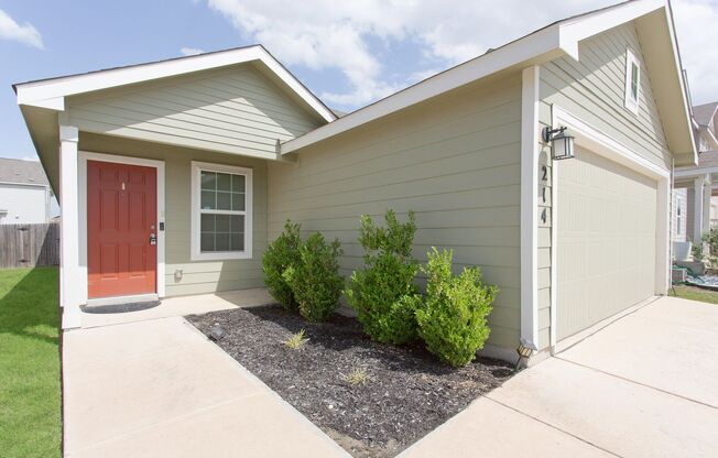 Beautiful 4 bedroom home in Rosillo Creek!! Available NOW!!!