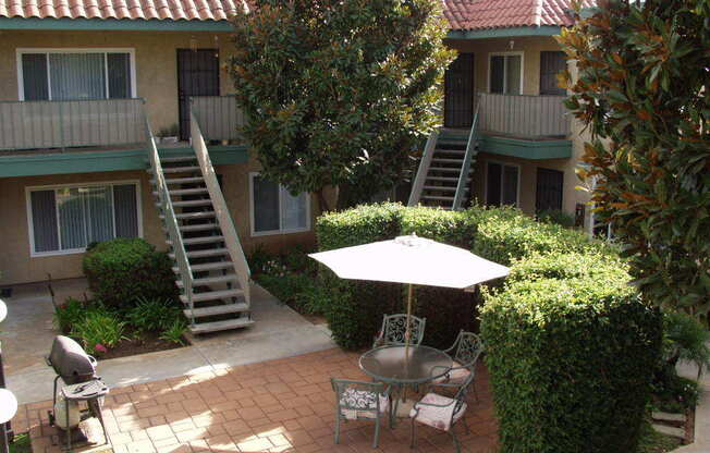 2 beds, 1 bath, 832 sqft, $1,975, Unit 105