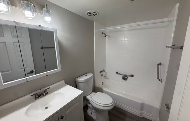 2 beds, 2 baths, 880 sqft, $1,495, Unit 3620-26