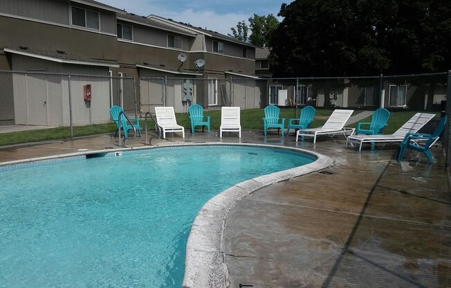 2 beds, 1.5 baths, 942 sqft, $1,350, Unit 4421D01