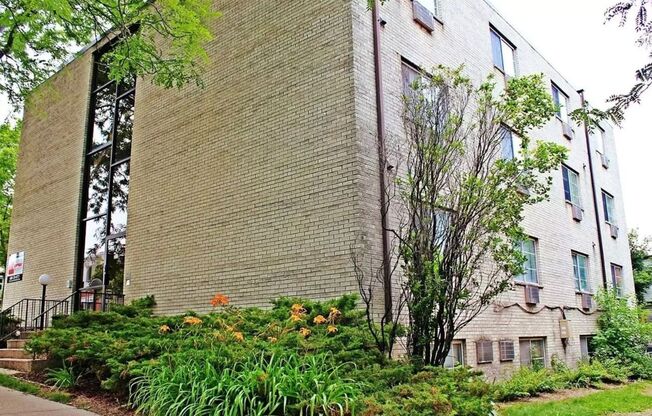 502 E Main St