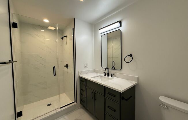 2 beds, 2 baths, 1,000 sqft, $4,985, Unit 201