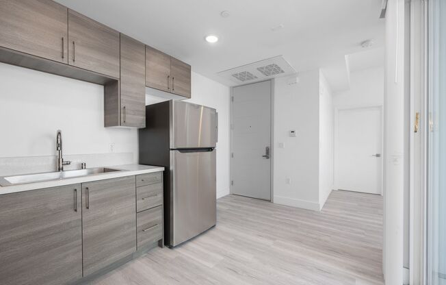 Studio, 1 bath, 360 sqft, $1,700