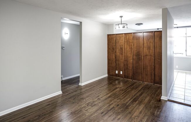 2 beds, 1 bath, $945, Unit 16