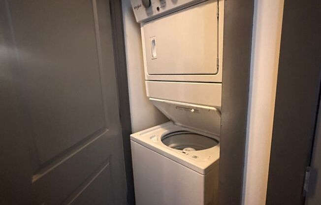 2 beds, 2 baths, 850 sqft, $1,399, Unit APT 106