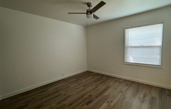 3 beds, 1 bath, $2,175, Unit 1048 Warner Ave