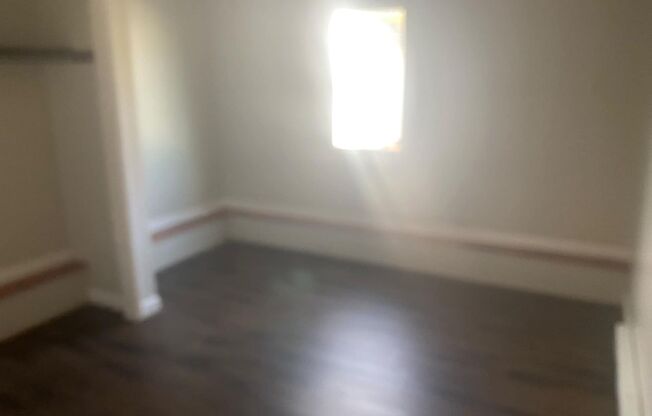 2 beds, 1 bath, $850, Unit #3