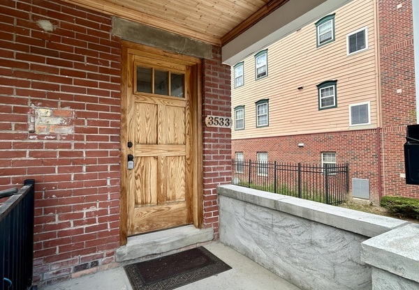 3533 2 AVE