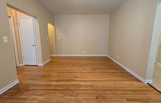 7728 North Marshfield Ave.