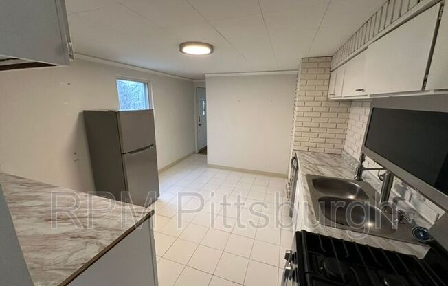 2 WILLOW ST