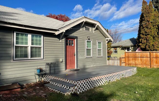 2 Bed 2 Bath Home with Storage Shed and Carport for Lease!