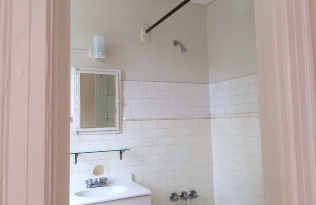 2 beds, 2 baths, 775 sqft, $2,025, Unit 206