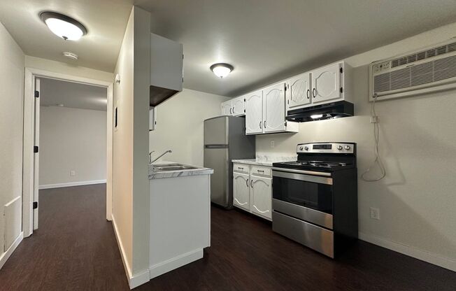 1 bed, 1 bath, $825, Unit Apt. 2