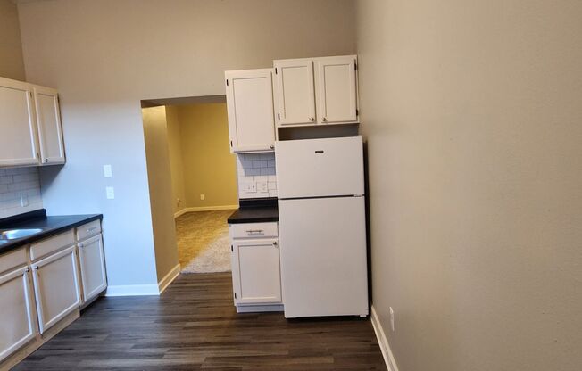 1 bed, 1 bath, 650 sqft, $750, Unit p9