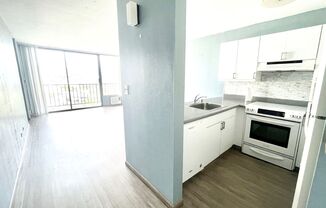 1 bed, 1 bath, $2,300, Unit # 23C