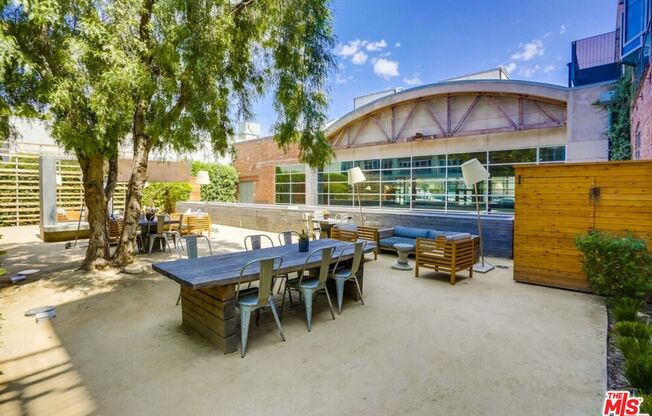 1 bed, 1 bath, 1,060 sqft, $3,350, Unit 310