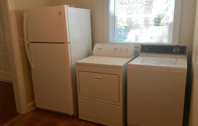 Beautiful 2 Bedroom 1 Bathroom Home with Spacious Living and Backyard