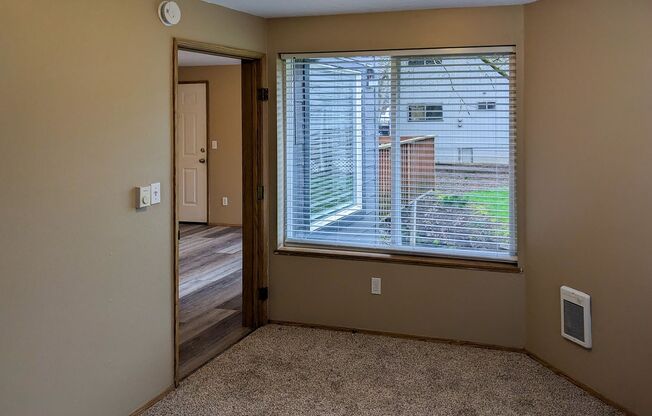 2 beds, 1 bath, 850 sqft, $1,325, Unit 43