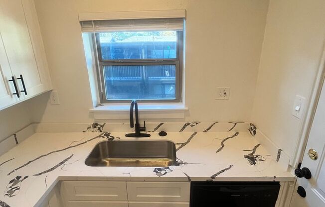 Studio, 1 bath, 600 sqft, $1,199, Unit 1522-04