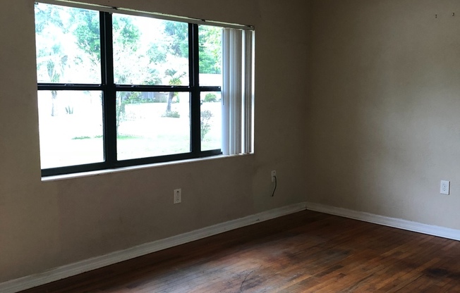 3 Bed 1 Bath | Large Fenced Yard | Washer/Dryer Hookups | Central Air | Pet Friendly | Section 8 Welcomed