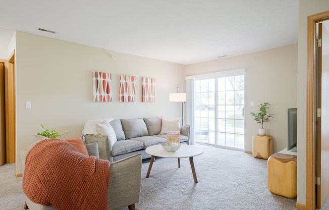 Apartments for Rent in South Lincoln, NE, at Williamsburg Park Apartments