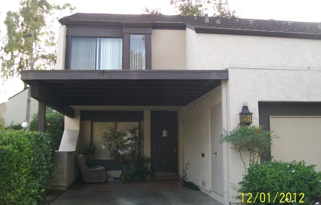 Large 2 Bed 2 Bath Townhouse