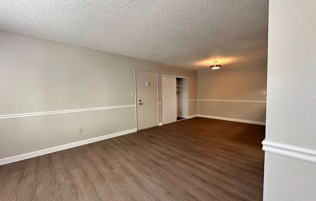 2 beds, 1 bath, 895 sqft, $1,700, Unit 490102