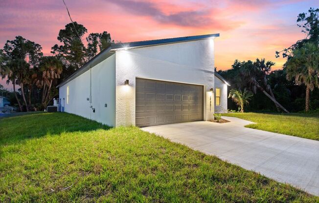 Deposit-Free! Modern, energy efficient home with ALL of the upgrades! North Port, FL