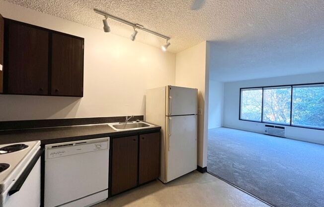 2 beds, 1 bath, 700 sqft, $1,275, Unit 415