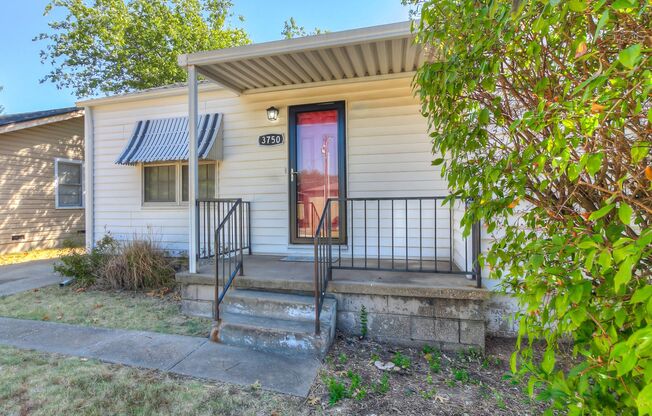 Completely Remodeled 2 bed 1 bath