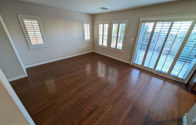 3 beds, 2.5 baths, $1,750