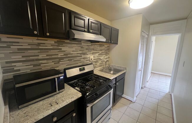 1901 Rosedale St NE (Strasbourger)