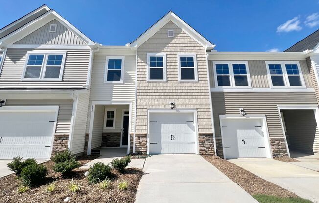 Newly Built 3BD, 2.5BA Raleigh Townhome in an HOA Community with Amenities